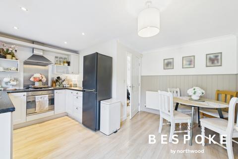 3 bedroom end of terrace house for sale, Foxholme Court, Crewe CW1