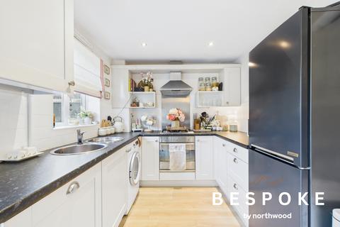 3 bedroom end of terrace house for sale, Foxholme Court, Crewe CW1