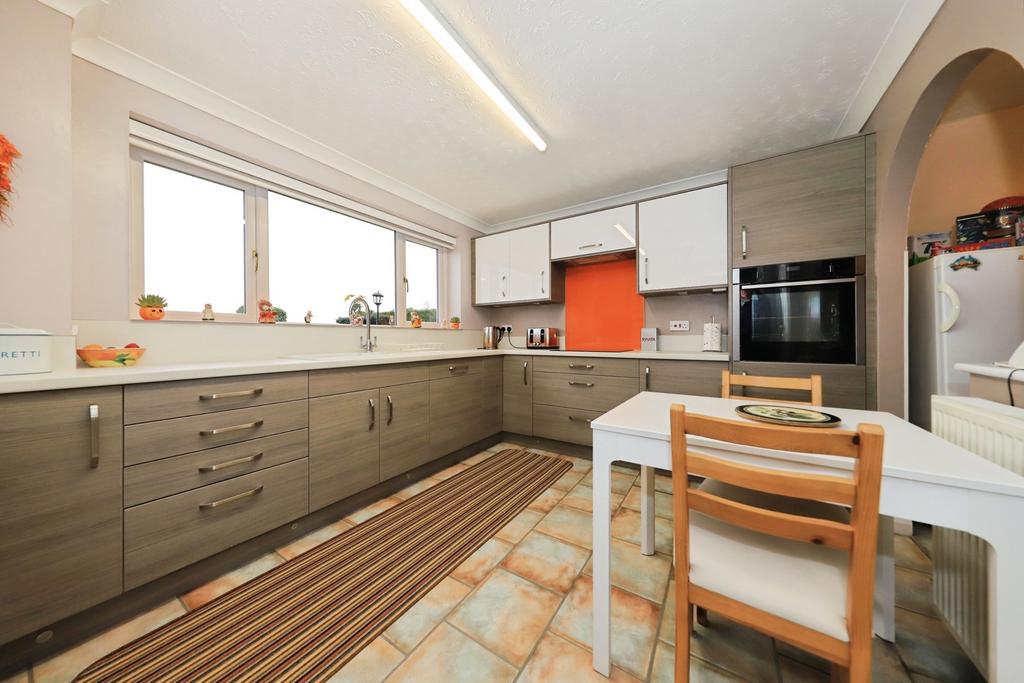 Fitted Kitchen