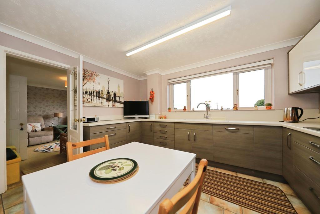 Fitted Kitchen