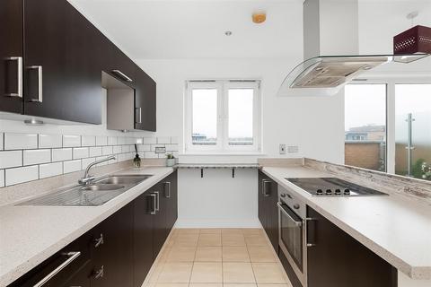 3 bedroom flat for sale, Whitestone Way, Croydon
