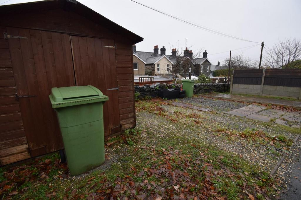 Shed & Parking.JPG