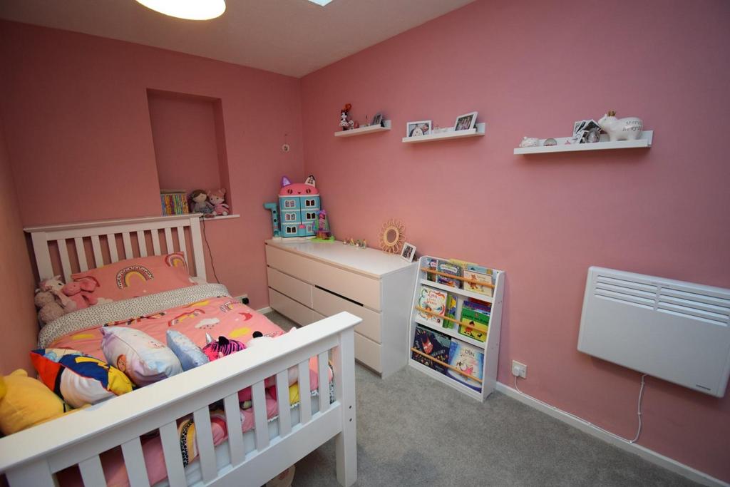 Bed 3.JPG