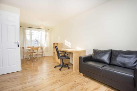 3 bedroom apartment to rent, Tudor Mansions, Church Road, Hendon