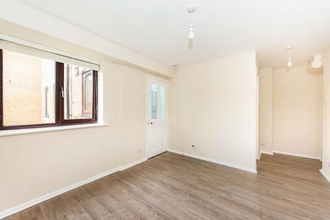 1 bedroom flat to rent, Burket Close, Middlesex UB2