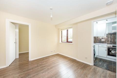 1 bedroom flat to rent, Burket Close, Middlesex UB2