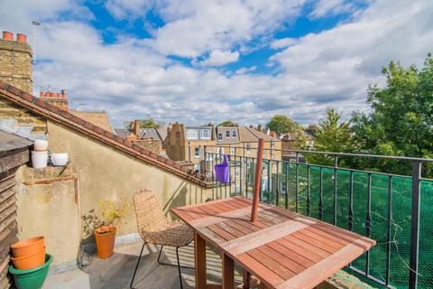 2 bedroom flat to rent, Battersea Rise, London