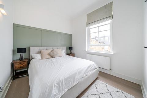 2 bedroom flat for sale, Sisters Avenue, London, SW11