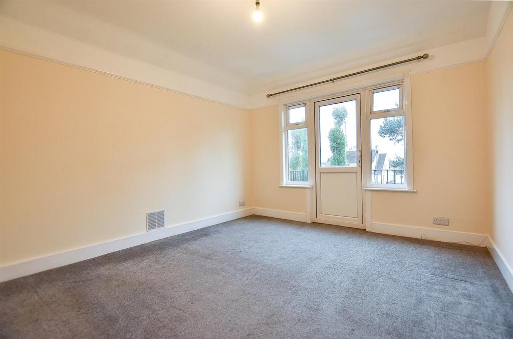 Bedroom 1.jpg