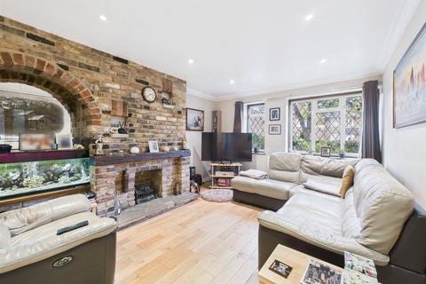 undefined, Downbarns Road, Ruislip HA4