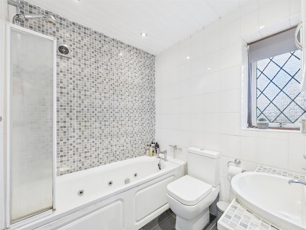 CAM05080 G0-PR0220-STILL003.jpg