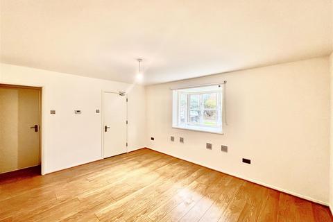 undefined, Kilberry Close, Isleworth TW7
