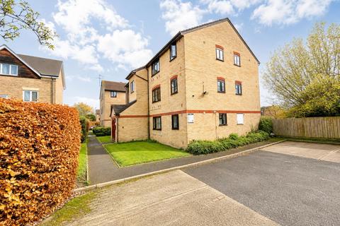 Studio to rent, Kilberry Close, Isleworth TW7