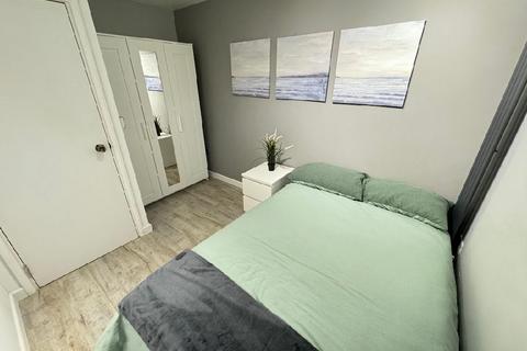 undefined, Glengall Grove, London E14