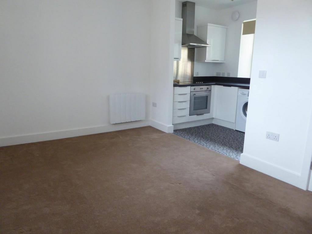 Flat 1, 8 Perreyman (5).JPG