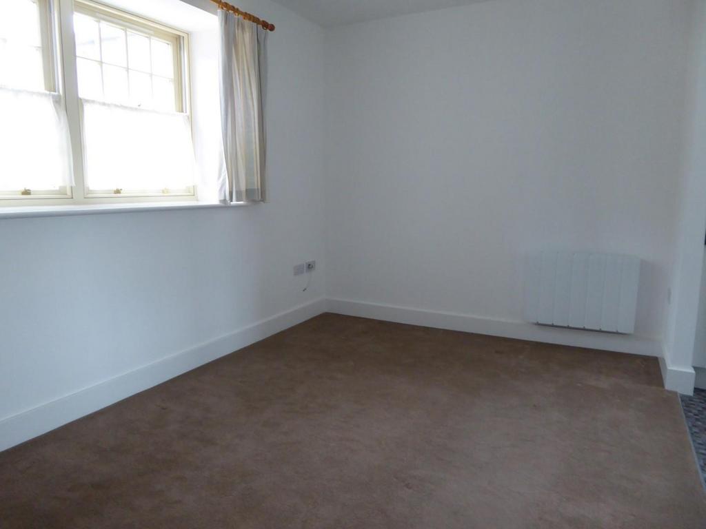 Flat 1, 8 Perreyman (2).JPG