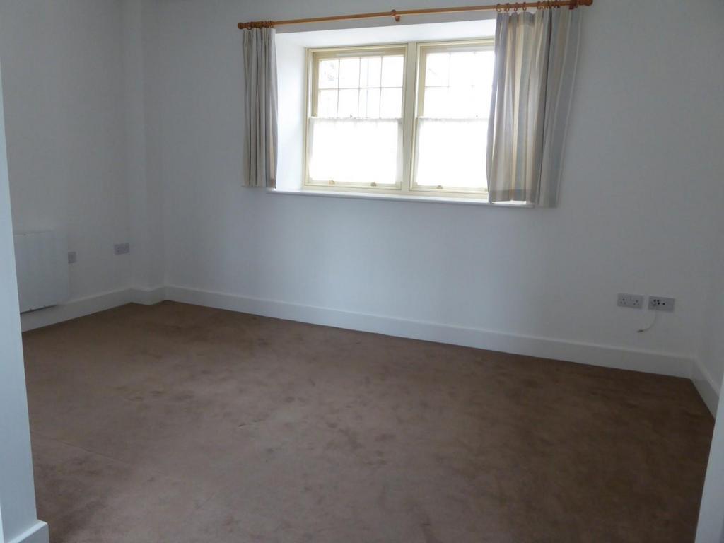 Flat 1, 8 Perreyman (3).JPG