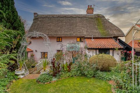 undefined, The Street, Diss IP22