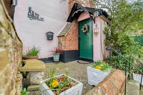 undefined, The Street, Diss IP22