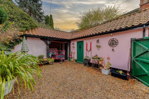3 bedroom cottage for sale, The Street, Diss IP22