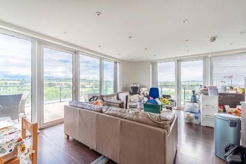 3 bedroom flat for sale, Brunel Court, Edgware HA8