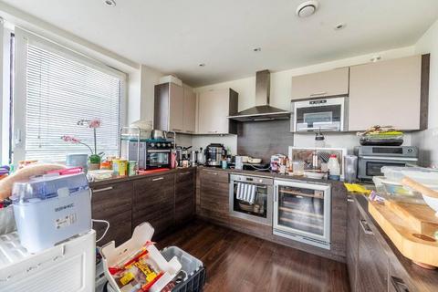 3 bedroom flat for sale, Brunel Court, Edgware HA8