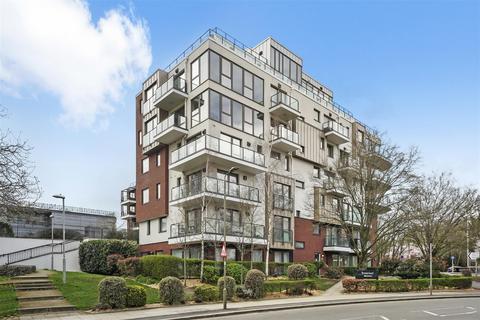 3 bedroom flat for sale, Brunel Court, Edgware HA8