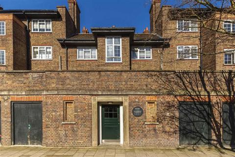 3 bedroom flat to rent, Davidson Gardens, London SW8