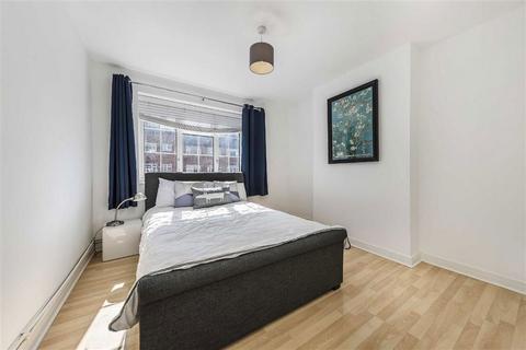3 bedroom flat to rent, Davidson Gardens, London SW8
