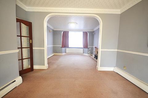 3 bedroom terraced house to rent, Barking, IG11