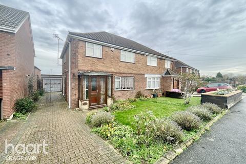 undefined, Staveley Road, Luton