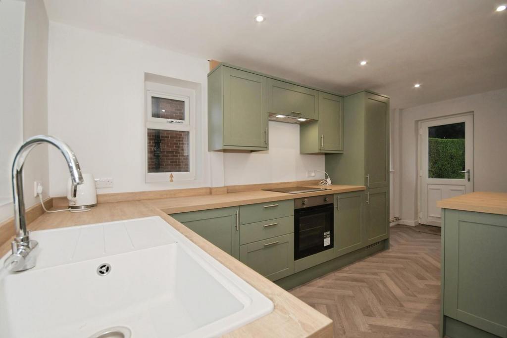 KITCHEN 03.jpg
