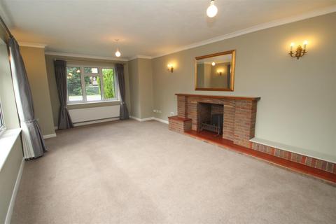 4 bedroom detached house to rent, High Street Green, Hemel Hempstead