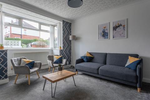 3 bedroom end of terrace house to rent, Oldroyd Crescent, Leeds, LS11