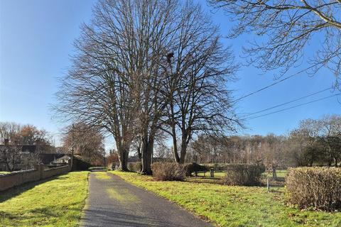 undefined, Chadshunt, Warwick