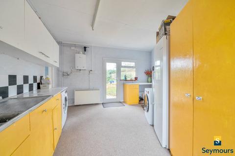 2 bedroom bungalow for sale, Pine View Close, Guildford GU4