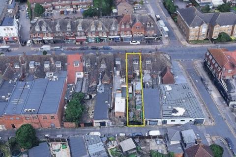 Retail property (high street) for sale, 794 Green Ln Dagenham RM8 1YT