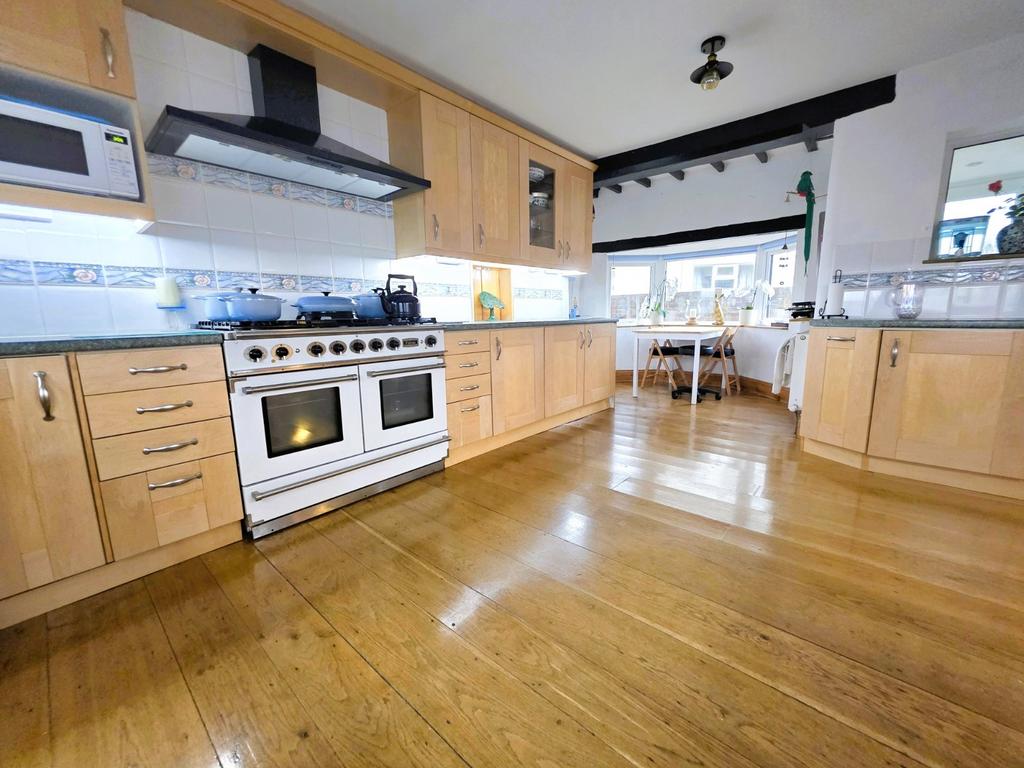 Kitchen/Breakfast
