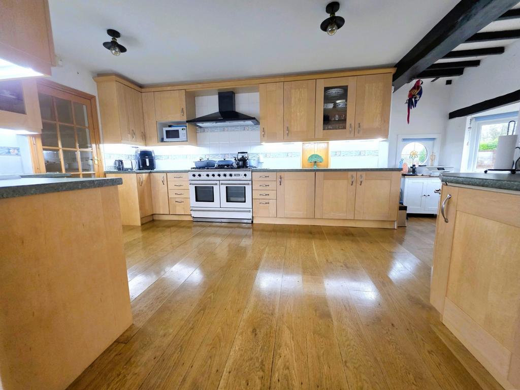 Kitchen/Breakfast