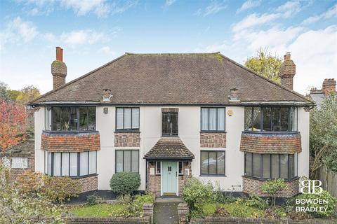 undefined, Forest Court, Wanstead