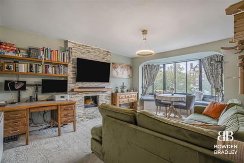 undefined, Forest Court, Wanstead