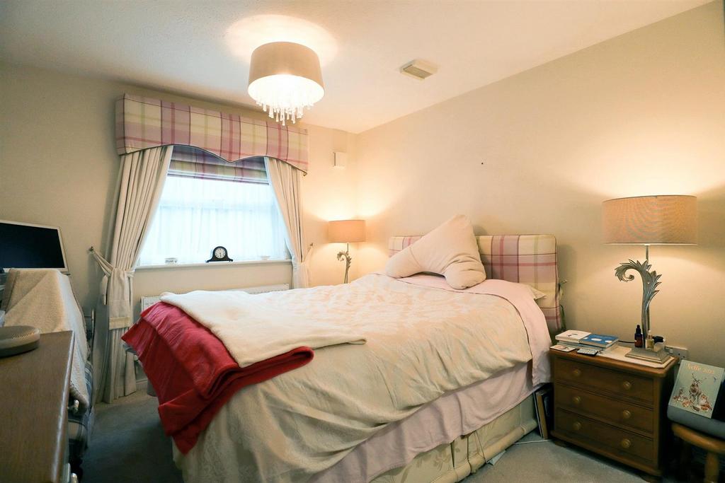 Bedroom 1.jpg