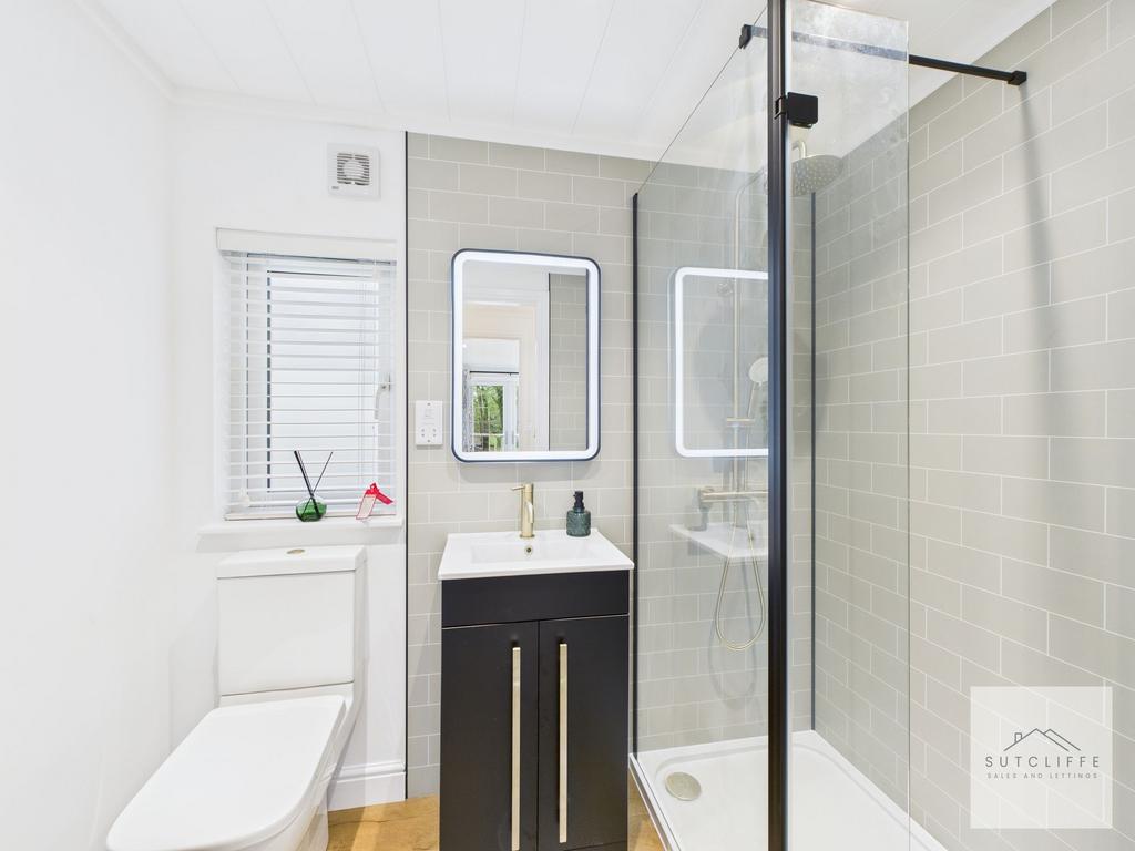 Walk in Wardrobe & En Suite