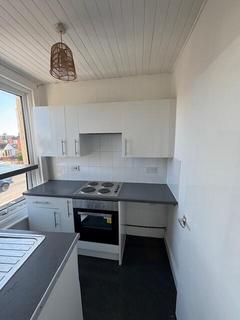 2 bedroom flat to rent, Waterloo Road, Blackpool