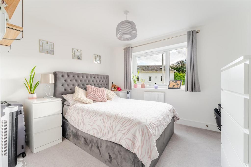 8 - bed 1.jpg