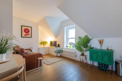 undefined, Plasturton Gardens, Cardiff CF11