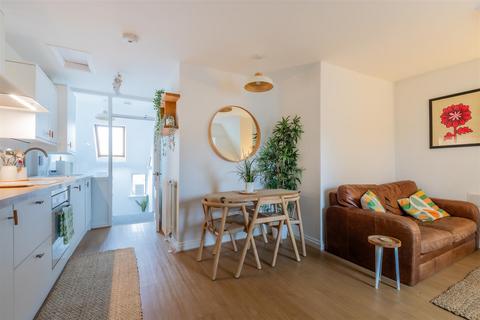 undefined, Plasturton Gardens, Cardiff CF11