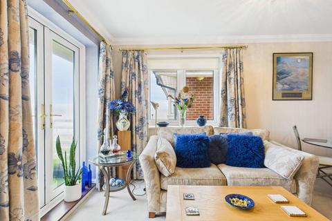 3 bedroom apartment for sale, Strand Court, Rustington, West Sussex, BN16 2NT