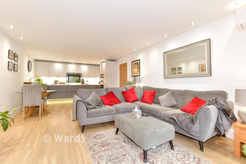 Lounge/ Kitchen