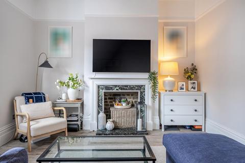 1 bedroom flat for sale, Longbeach Road, Battersea, London, SW11